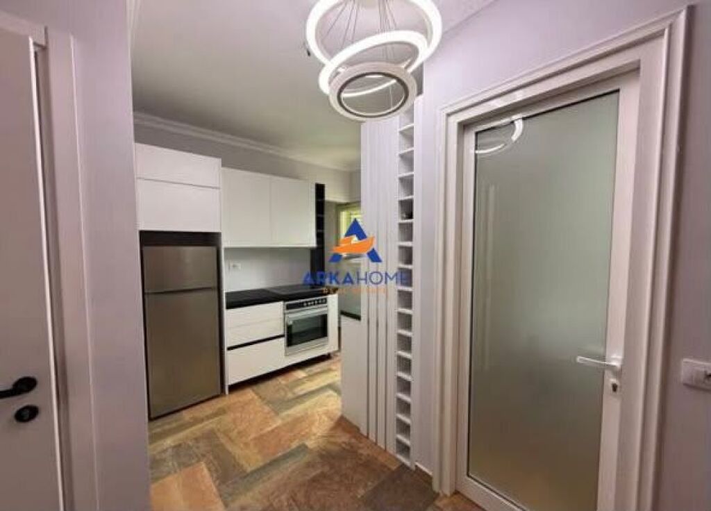 SHITET APARTAMENT 1+1+BALLKON "ISH PUNISHTJA E PASTAVE,RRUGA SIRI KODRA" 13.500.000 LEKE