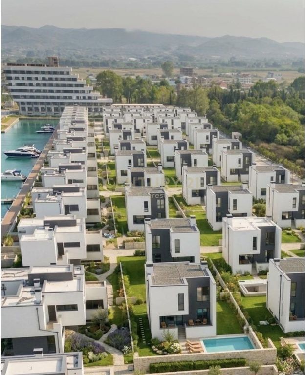 TURQUOISE MARINA, VENDIAMO VILLA 3+1+2