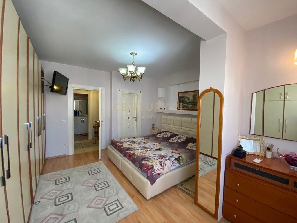 APARTMENT FOR RENT 3+1+2 AT PORT STREET !!