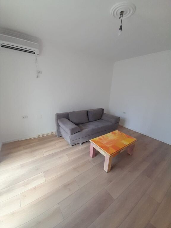 🏠 JEPET ME QIRA 1+1 – RRUGA NAIM FRASHËRI