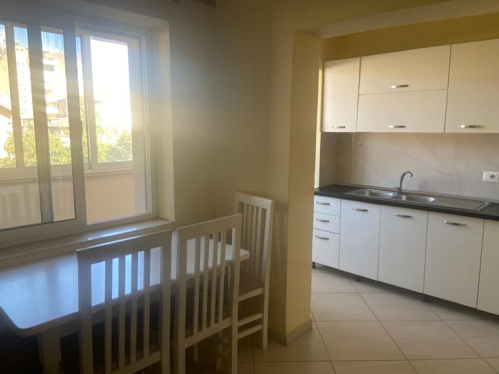 🏢Brryli, near Polyclinic No.1, a furnished 2+1 apartment is for rent 60,000Leke