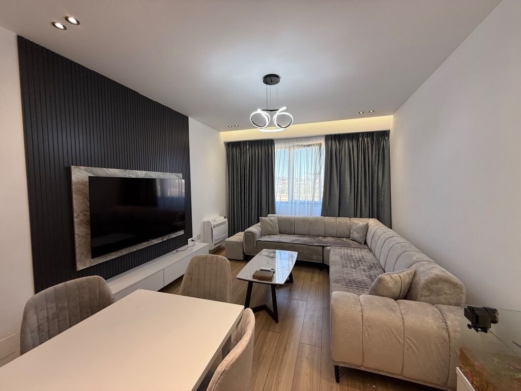 1+1, te urban gate, me parkim, 550 mije leke