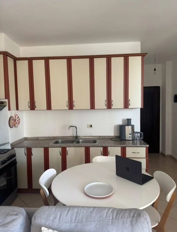 APARTAMENT ME QERA 1+1 - PERBALLE DELIJORGJIT, TIRANE