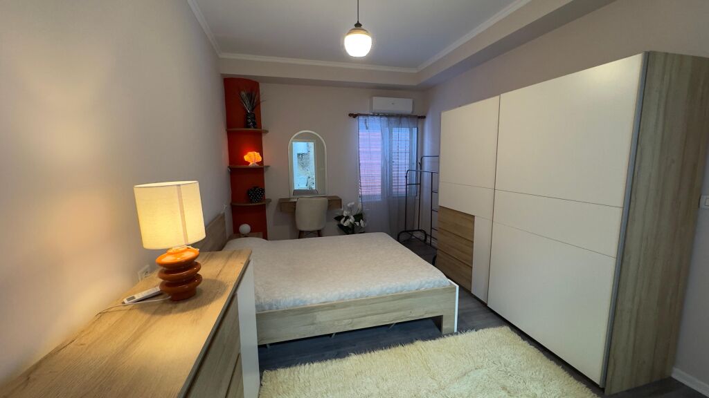 Apartament me qira 2+1+2 Liqeni Artificial