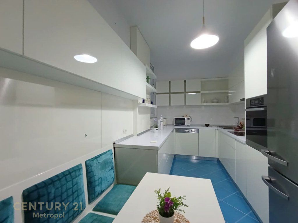 APARTMENT 2+1+2 FOR RENT NEAR THE CENTER !