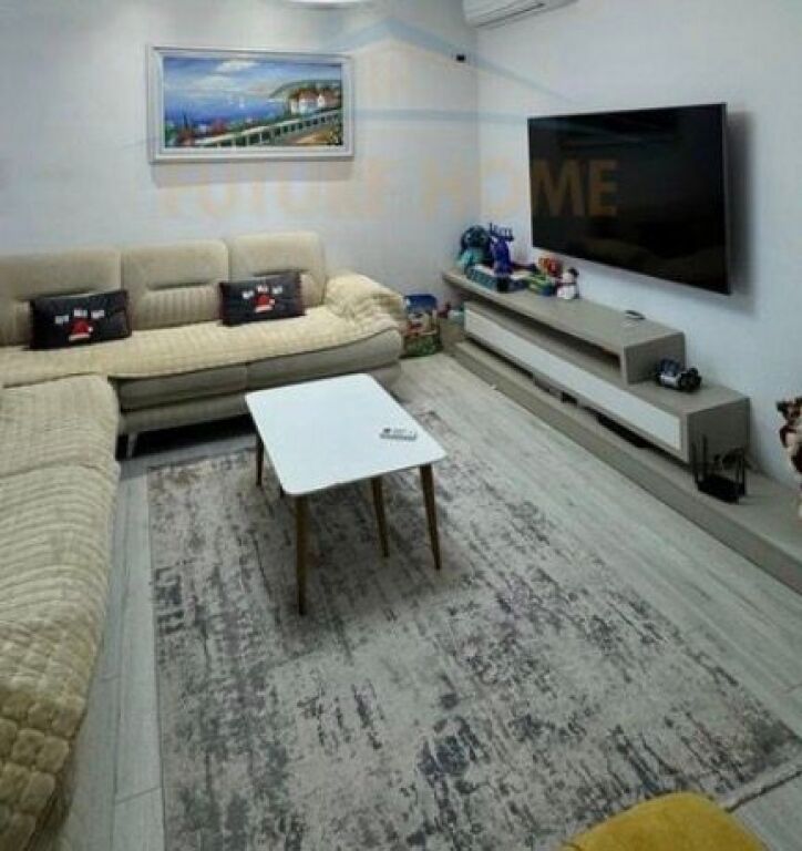 Vendesi Appartamento 2+1+2+ Veranda, Shkozë