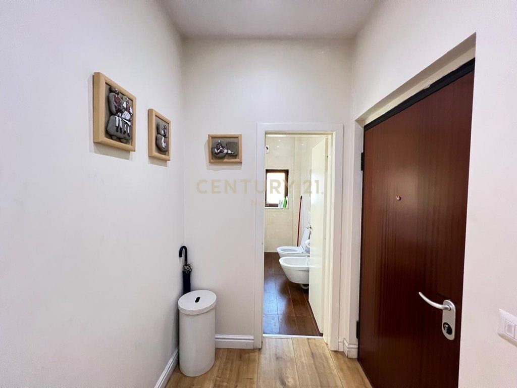 Apartament 2+1 me qira te Shallvaret, Myslym Shyri .