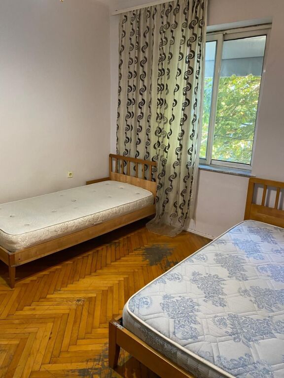 Apartment 2+1 for rent – Vasil Shanto, by the roadside !