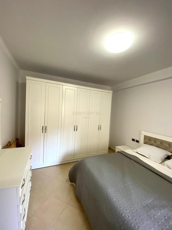 Shitet Apartament 2+1+2 Kompleksi Rafaelo, Fresk 180,200 €