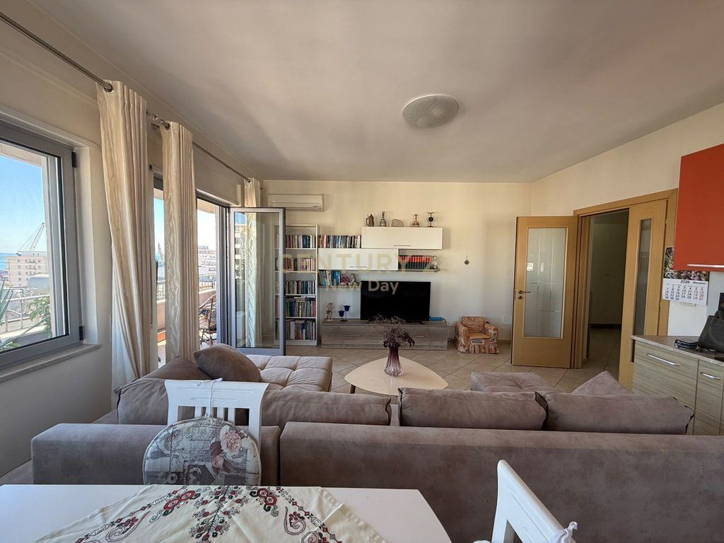 2+1 apartment with 2 bathrooms for rent near the Tax Office