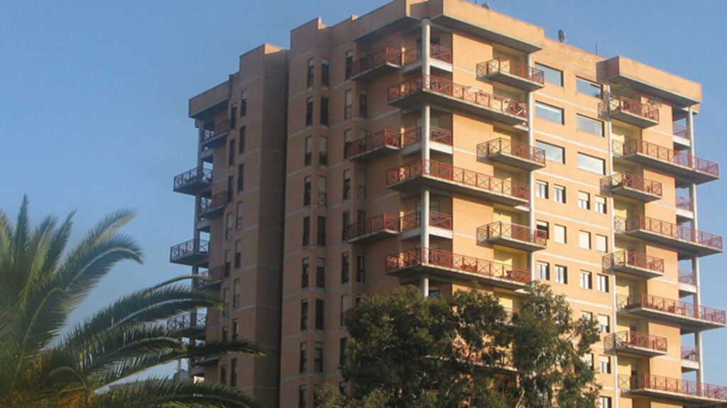 Apartment 4+1+2 renovated for sale, 188 m², 12th floor, Torre Drin, Skënderbej Square