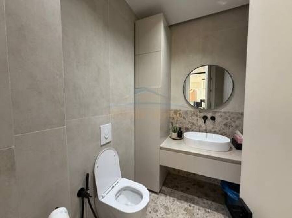 In vendita, Appartamento 3+1+2+Posto Auto, Bllok, Tirana.