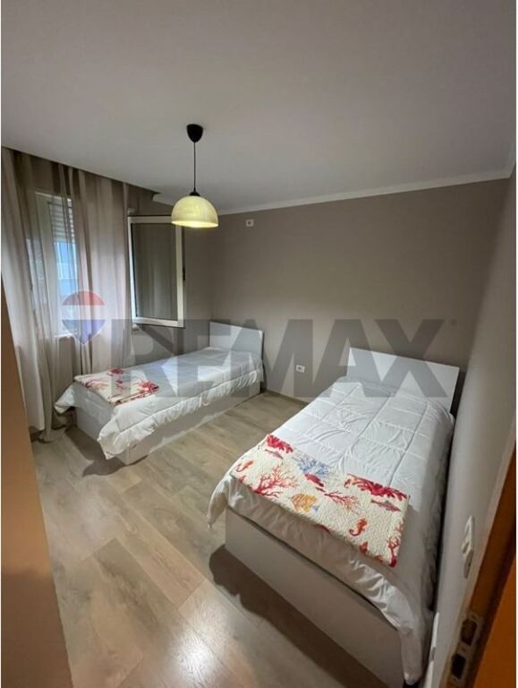 Apartament - Për Qira - Liqeni I Thatë, Tiranë