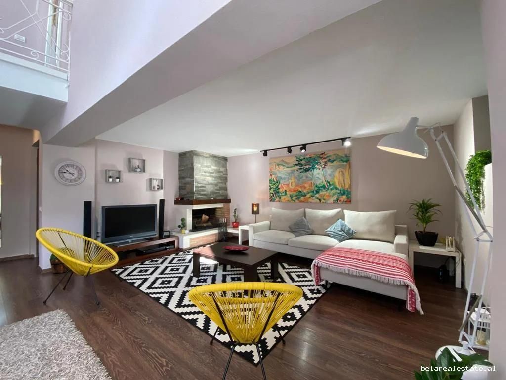 Apartament Duplex Me Qera 3+1+2 ne Bllok (ID B230229) Tirane