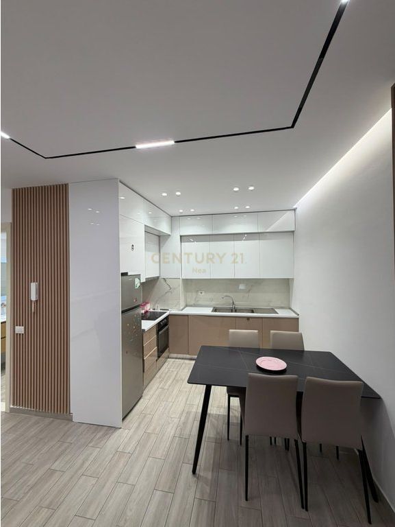 Apartament 1+1 me qira tek Stacioni i Trenit-Qender 750 € /Muaj 75,000 Lekë /Muaj
