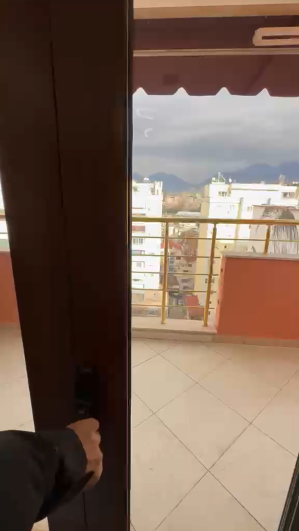 Apartament 1+1 per shitje Komuna e Parisit !