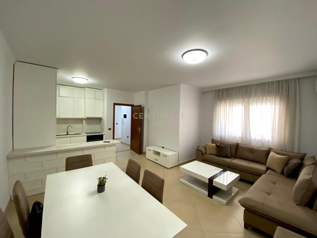 Shitet Apartament 2+1+2 Kompleksi Rafaelo, Fresk 180,200 €