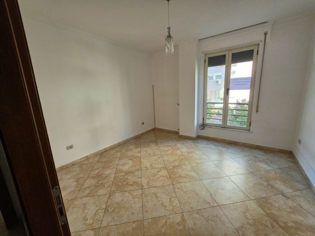 🏠 Jepet me qira apartament 2+1+2