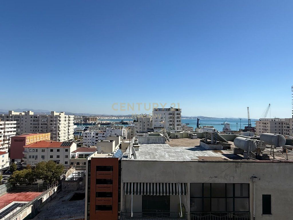 2+1 apartment with 2 bathrooms for rent near the Tax Office