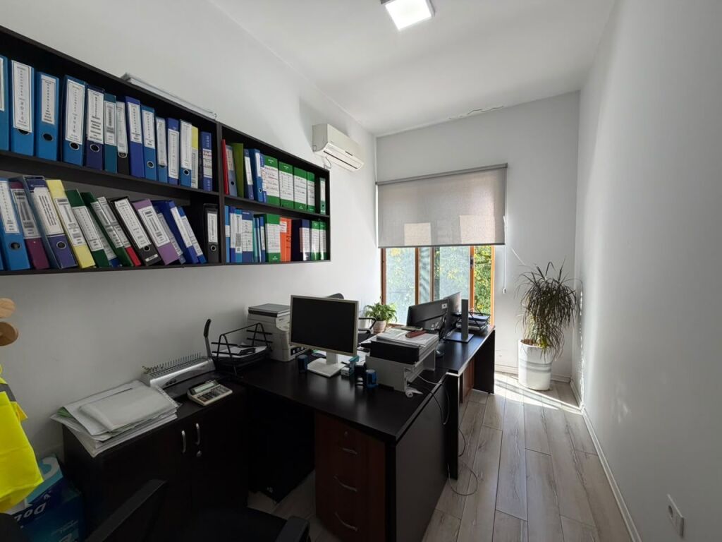​Office space for rent at Square 21.  