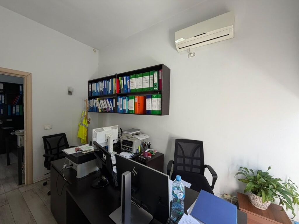 ​Office space for rent at Square 21.  