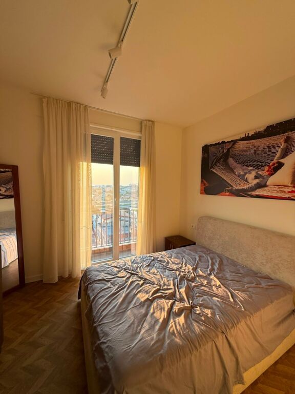 Apartament 2+1 per qera ne Shkoze !