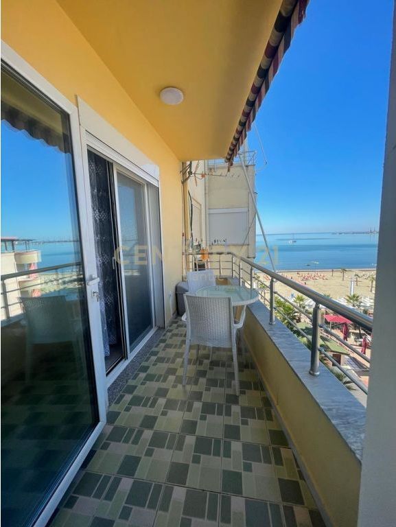 APARTMENT 1+1 FOR RENT FIRST LINE SEA FRONT !