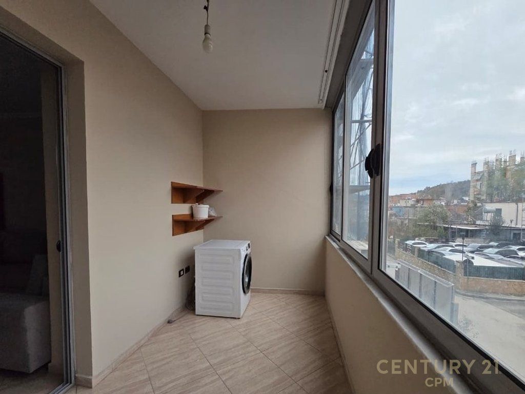 JEPET APARTAMENT 1+1 ME QERA NE MISTO MAME!
