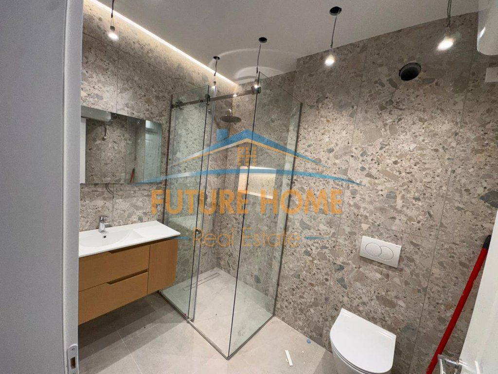 Qira, Ambient per zyra, Shallvaret 2,500 €
