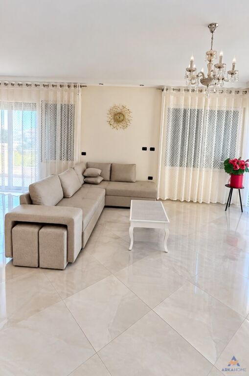 JEPET APARTAMENT ME QERA 3+1+BALLKON "SAUK I VJETËR" 1.000 EURO