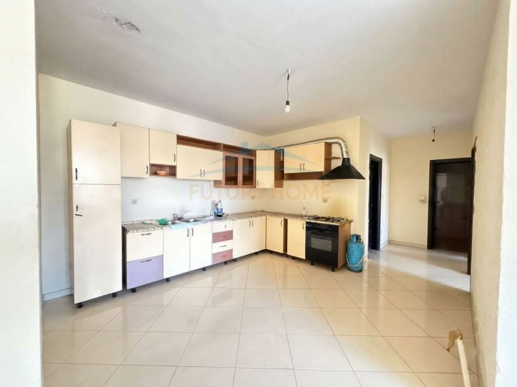 Qera , Apartament 2+1+2 , Unaza e re , Tirane