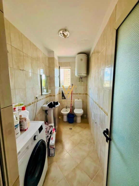 JEPET APARTAMENT 2+1+BLK ME QIRA TE PAZARI I RI 60.000 LEKE