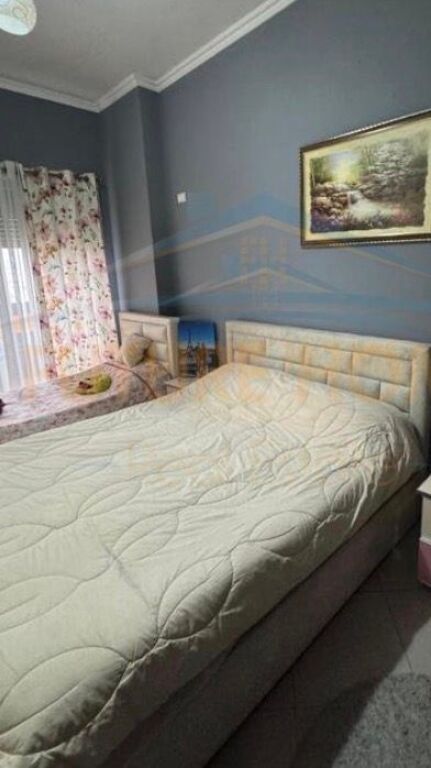Shitet Apartament 2+1+2 , Unaza e Re , Tiranë