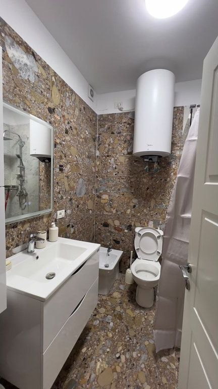 Qira, Apartament 2+1+2, pranë Lake View ,Tiranë DB74884
