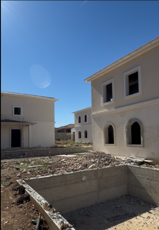 🏘️Luxury villa with swimming pool for sale in Petrelë🔥