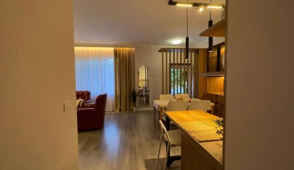 Jepet me Qira: Apartament 2+1+2 ngjitur me "Lake View" - Tiranë