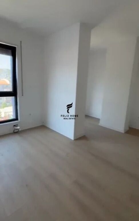 UFFICIO IN AFFITTO 45 M2 COMUNE DI PARIGI 55.000 LEKE FH-95762