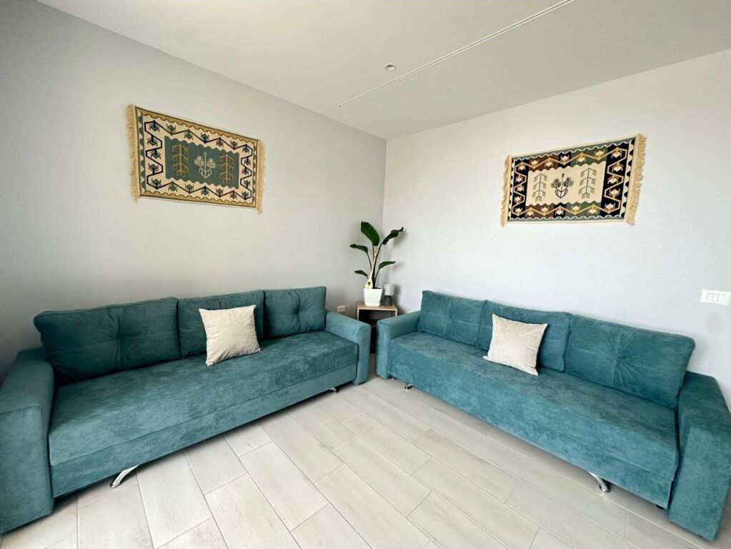 Apartament 2+1 me qera ,prane portit,Vlore