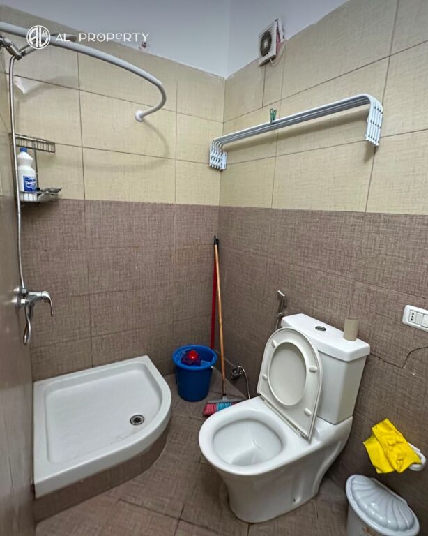 Monolocale in vendita 35,2m2 nel certificato, 40m2 totali.