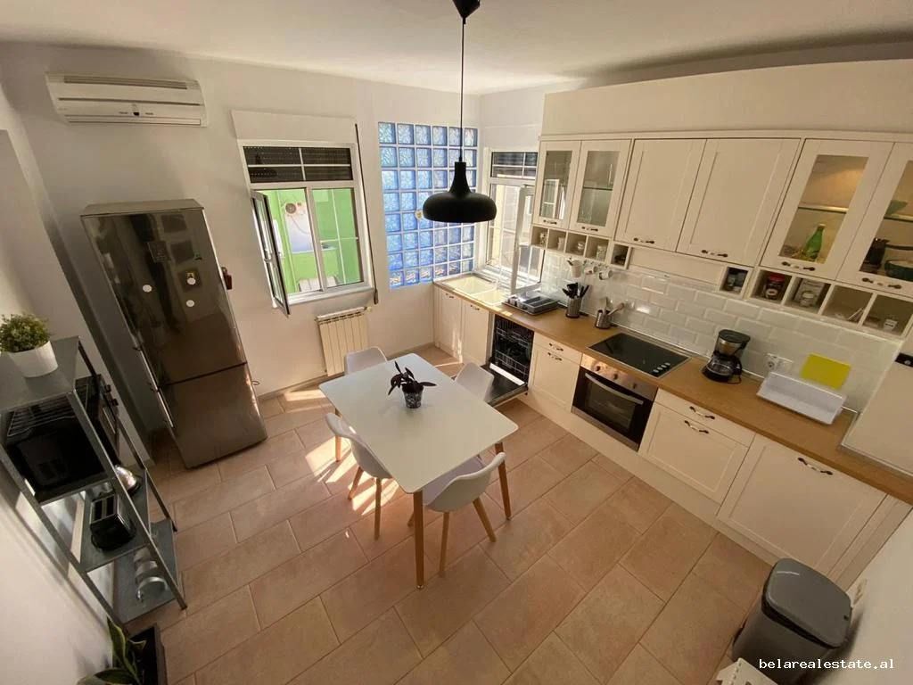 Apartament Duplex Me Qera 3+1+2 ne Bllok (ID B230229) Tirane