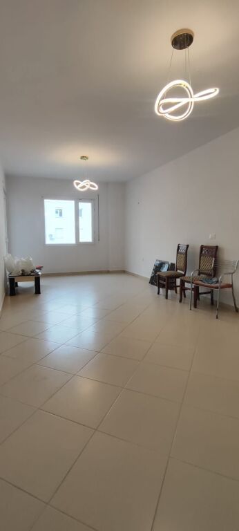 Jepet apartament 2+1+Ballkon me qira tek Fresku , prane Hotel Gaxheri , Dajti , Linze ! 380 mije leke !