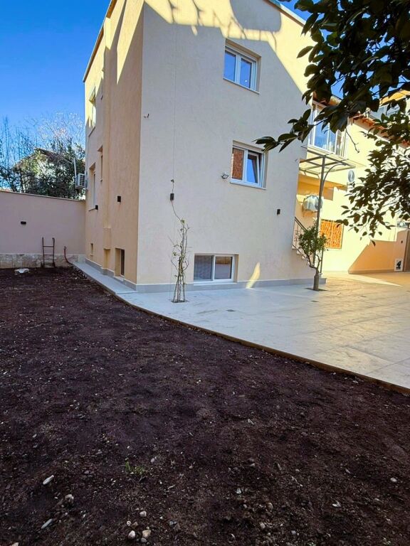 Jepet me qira vile twin Mbrapa Garden Building