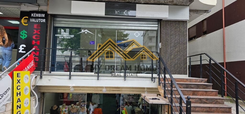 Business premises for sale + 3 apartments 1+1, first line with the main road in Plazh Hekurudha !
