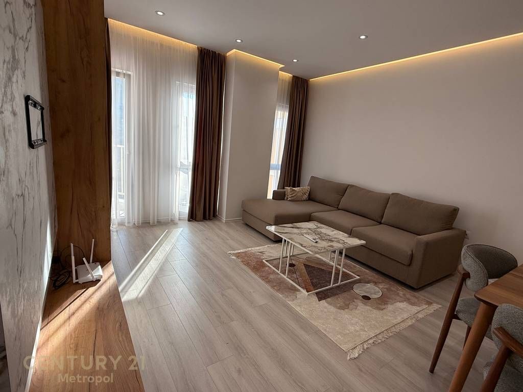 JEPET ME QIRA APARTAMENT 1+1, ZOGU I ZI!