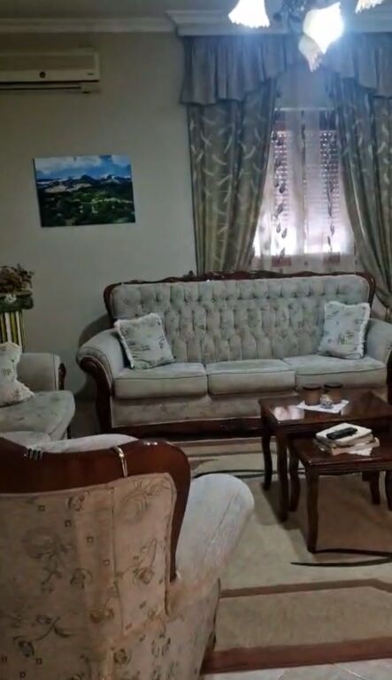 Shtepi private me qera 1+1