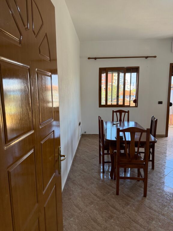Apartament 1+1+parkim në misto mamë