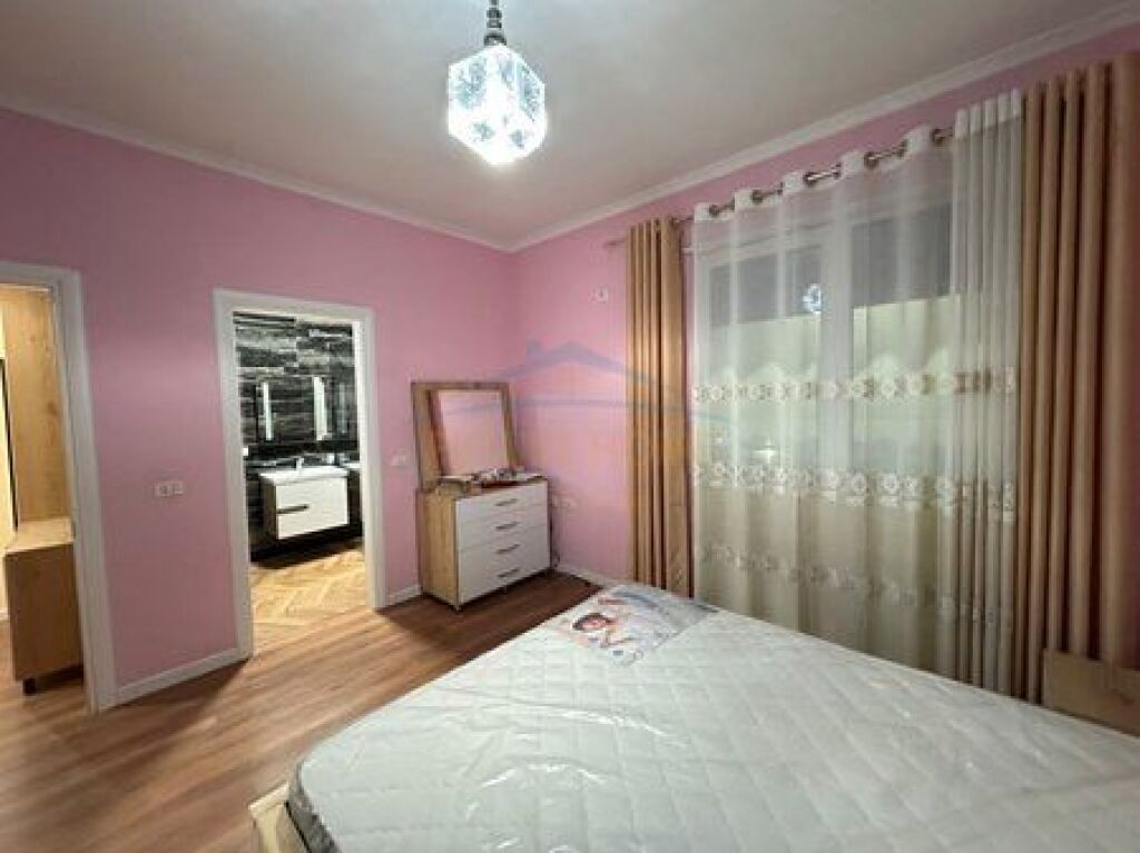 Affitto, Appartamento 2+1+2+ Posto auto, Via 5 Maji, Tirana