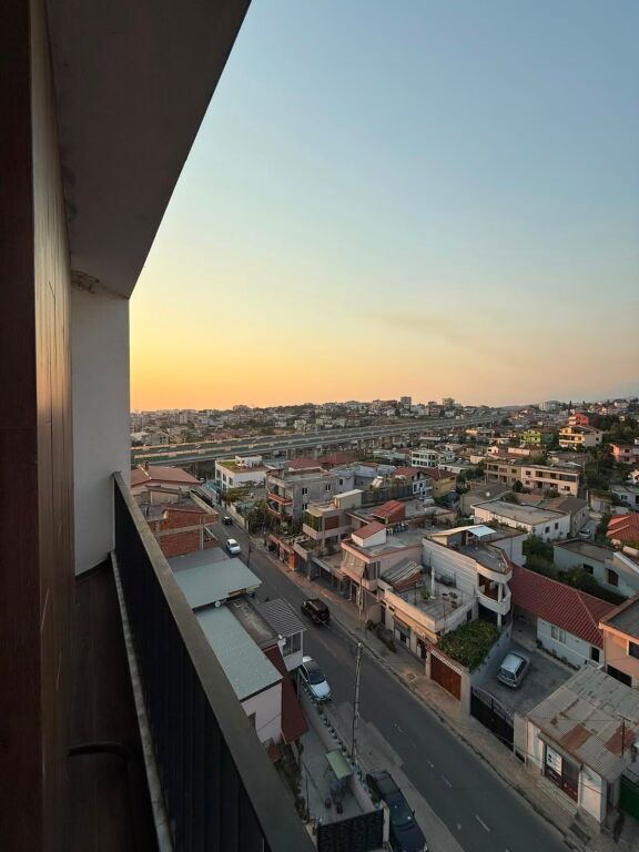 Apartament 2+1 per qera ne Shkoze !