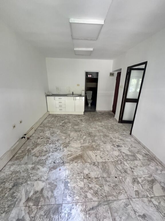 🏢 IN AFFITTO – LOCALE 1+1 PER ATTIVITÀ Vicino al Tribunale I