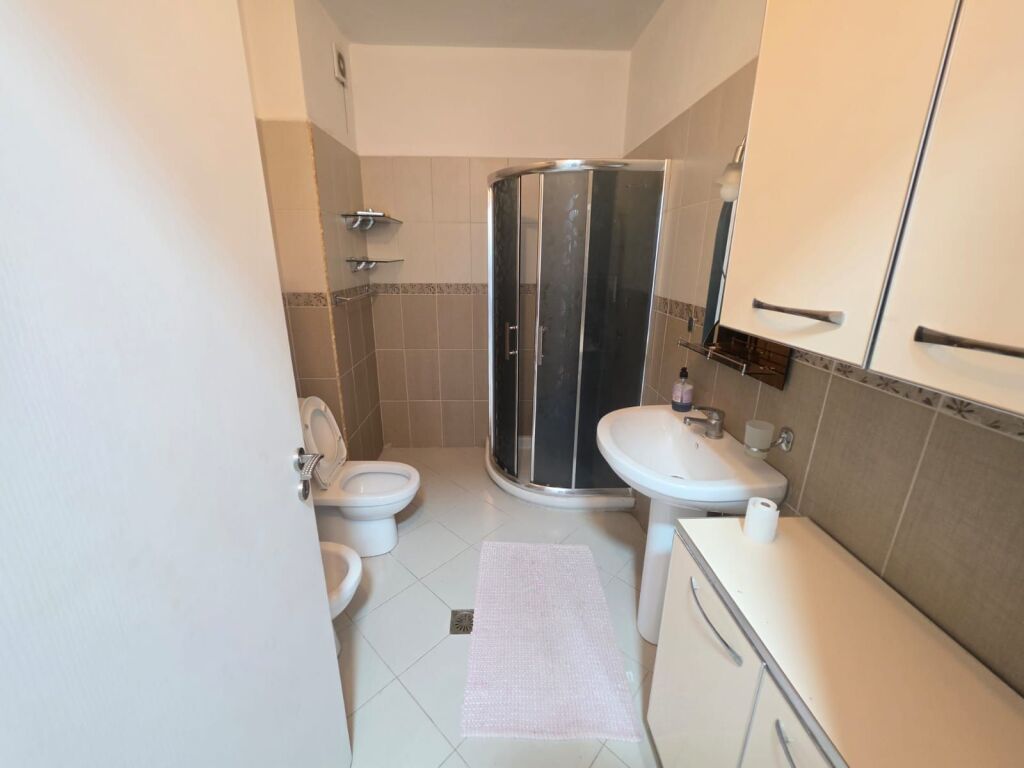 Apartament 1+1+Garazh me Qera Afatgjate - Lungomare, Vlore